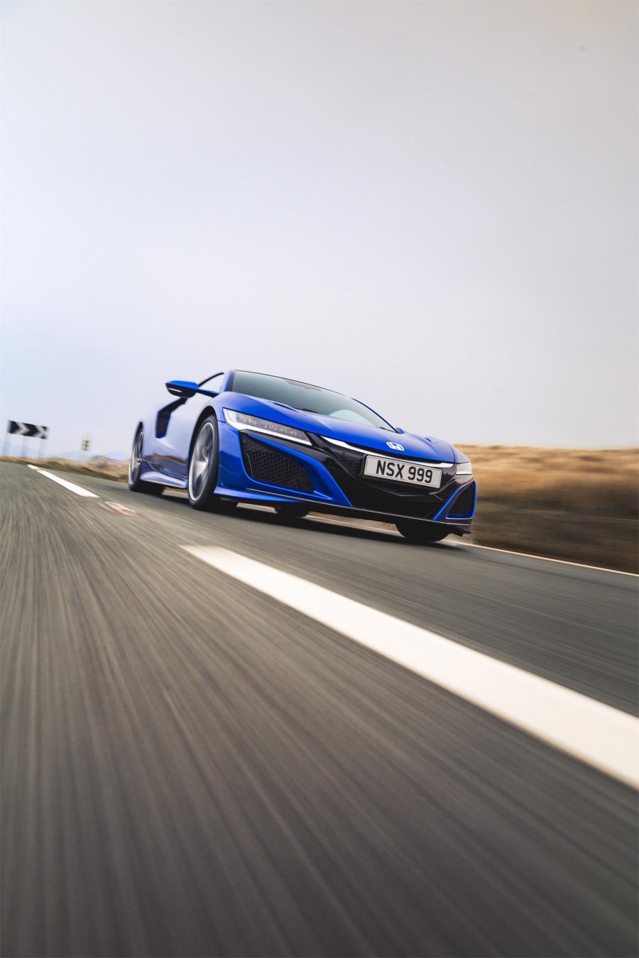 Honda NSX 2016 года  (UK) (фото 8 из 120)